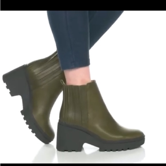 Eileen Fisher Kat olive brand new leather boots.Womens